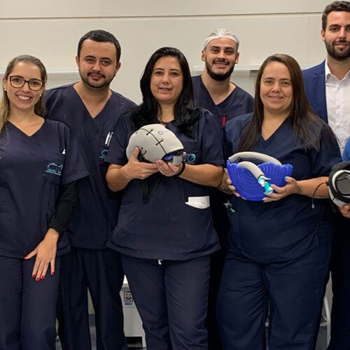 cto-toca Equipe de enfermagem do CTO recebe treinamento para uso de touca inglesa em pacientes