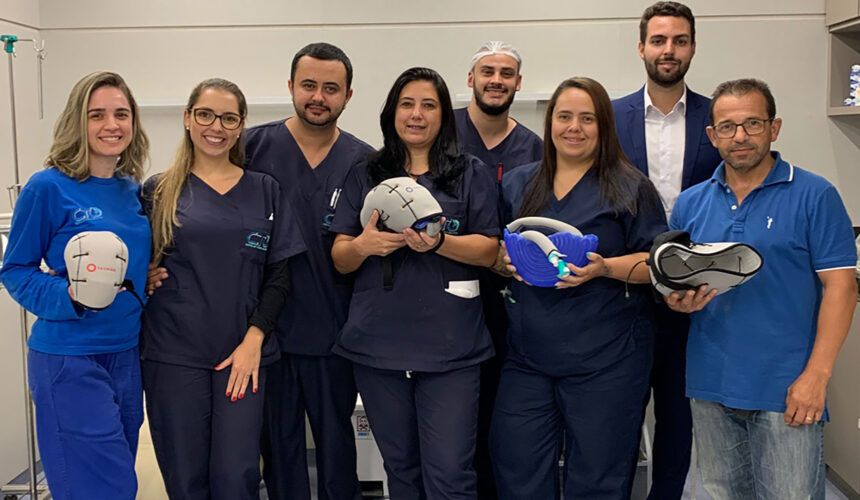 Equipe de enfermagem do CTO recebe treinamento para uso de touca inglesa em pacientes