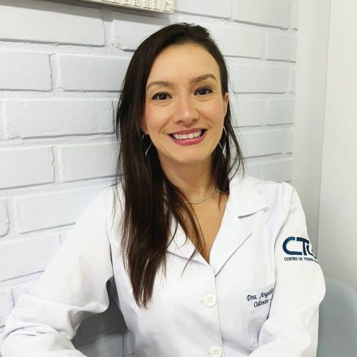 Angelica SantAnna - dentista do CTO Cirurgiões-dentistas ampliam chances de cura ao identificar precocemente o câncer de cabeça e pescoço